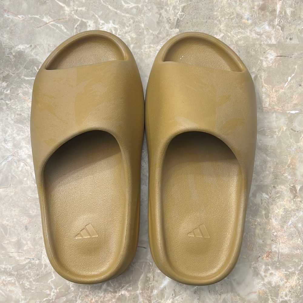 Brown Woman’s Size 5 Yeezy Slippers